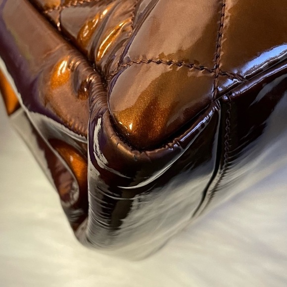 Chanel Grand Shopping Tote Bronze Patent Leather - Picture 4 of 10